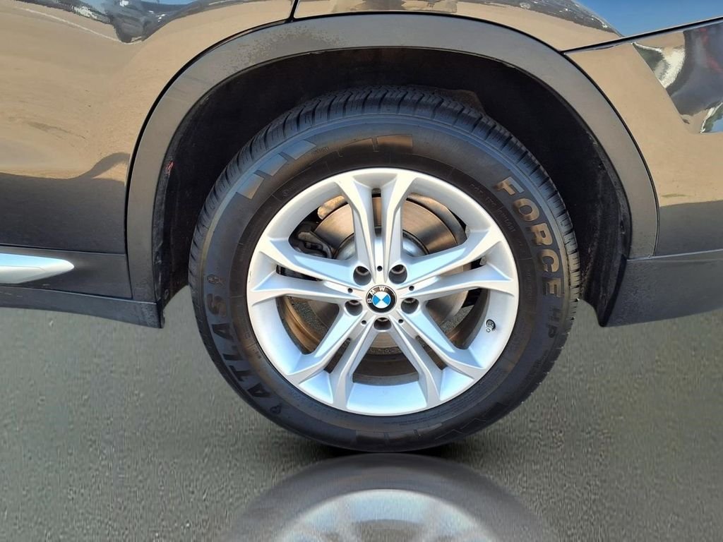 Used 2020 Dark Graphite BMW xDrive30i image 26