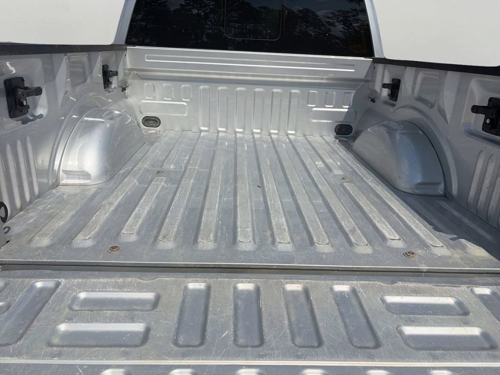 Used 2015 Silver Ford XLT image 7