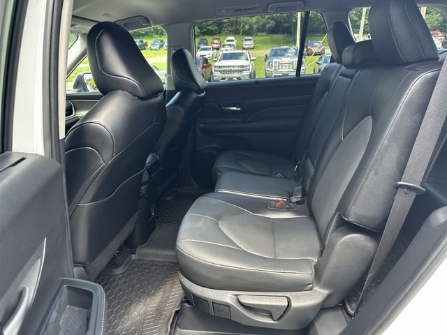 Used 2024 Beige Toyota XLE image 25