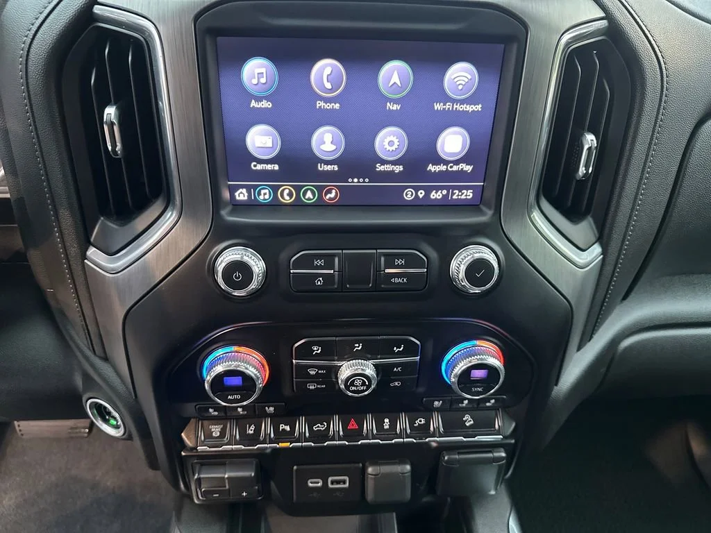 Used 2023 White Frost Tricoat GMC Denali image 21