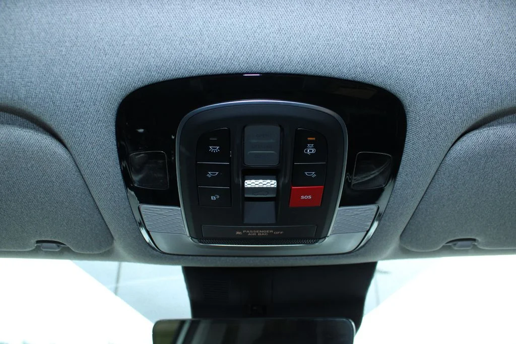 Used 2023 Hyper White Hyundai Limited image 32