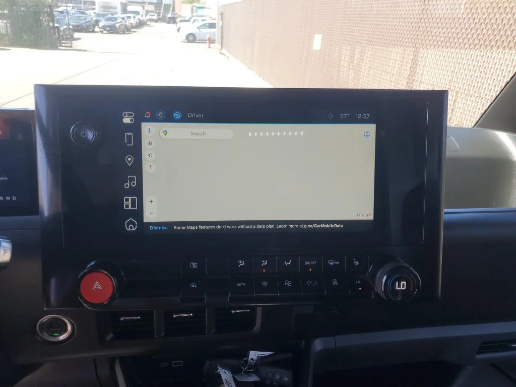 Used 2025 White Chevrolet 600 image 15