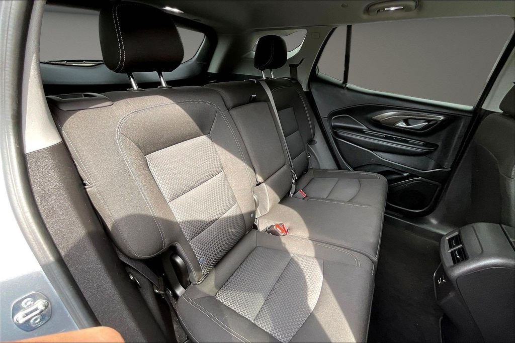Used 2024 Silver GMC SLE image 28