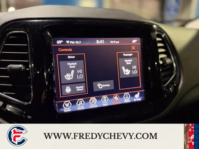 Used 2019 Gray Jeep Limited 4x4 image 16