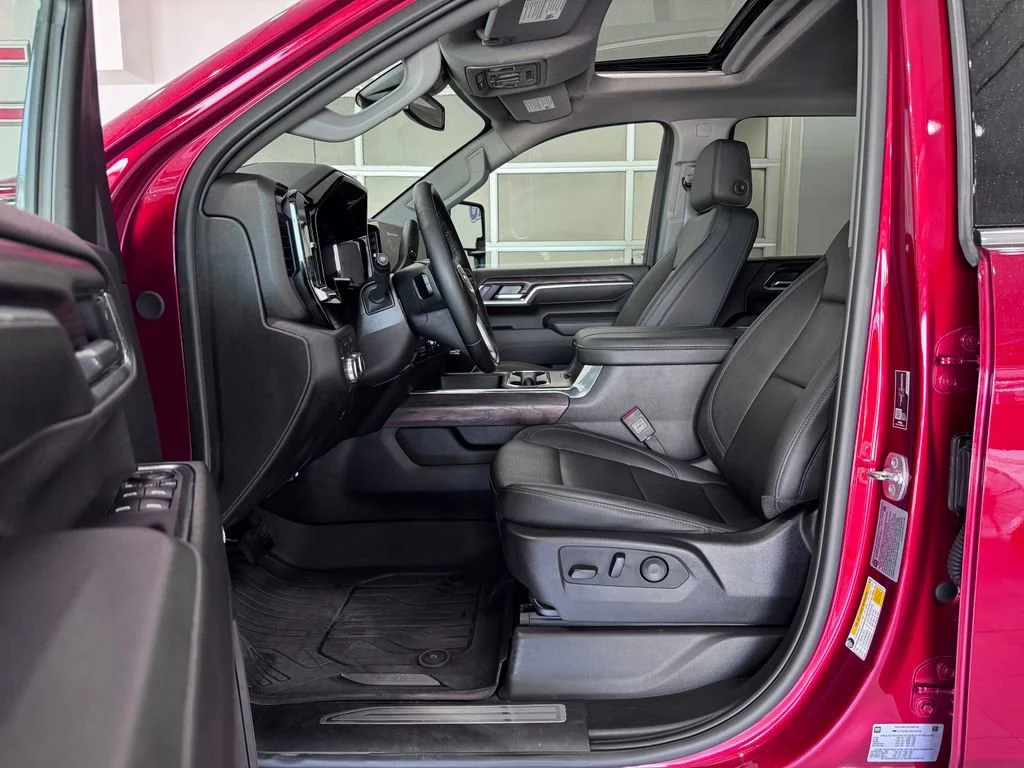 2025 GMC Sierra 2500HD SLT - Photo 11