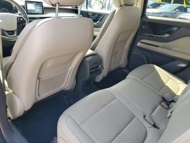Used 2020 White Lincoln Reserve image 23