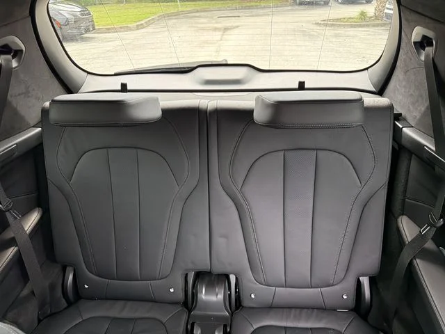 Used 2022 Blue BMW xDrive40i image 17