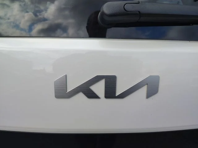 Used 2025 White Kia LX image 26