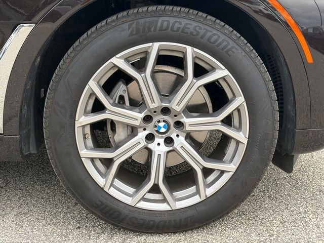 Used 2022 Brown Metallic BMW xDrive40i image 28