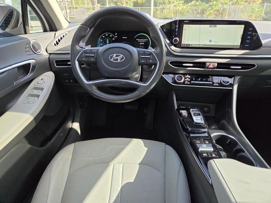 Used 2023 White Hyundai Limited image 7