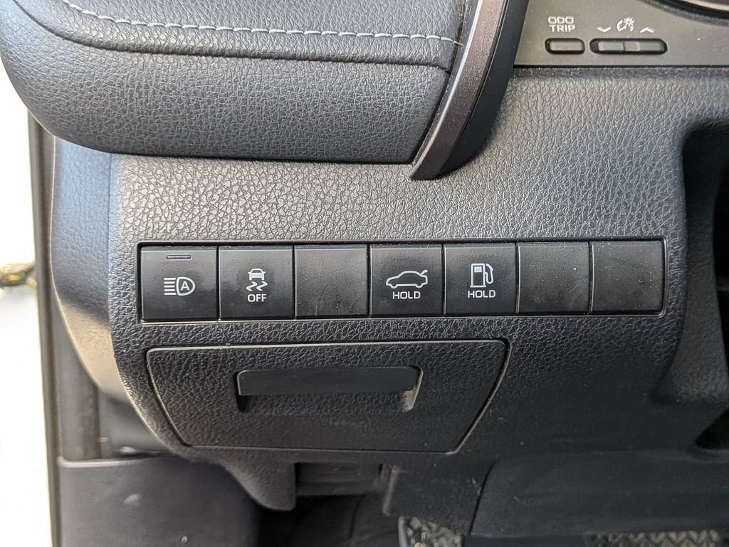 Used 2022 White Toyota SE image 13