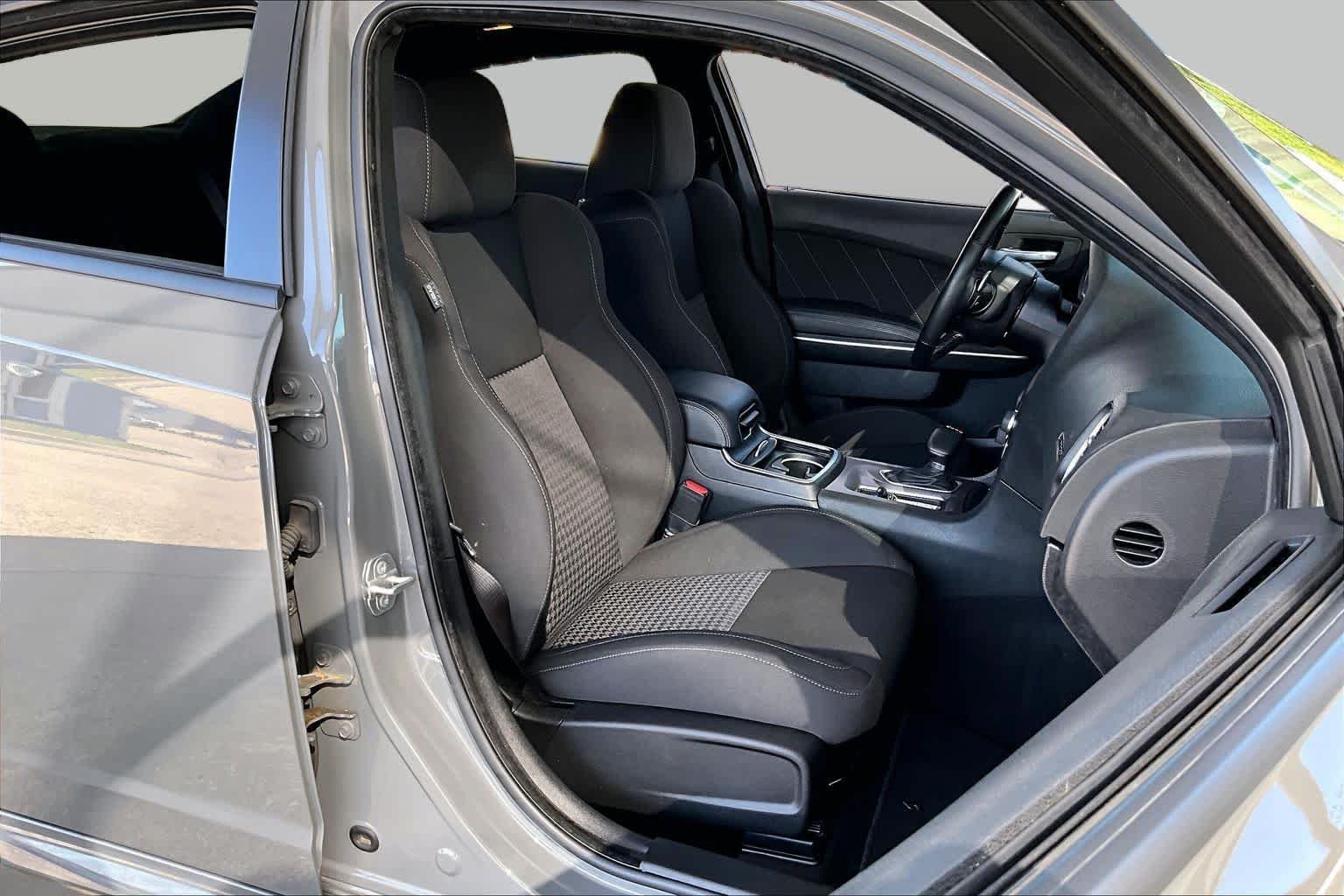 Used 2023 Destroyer Gray Clearcoat Dodge R/T image 9