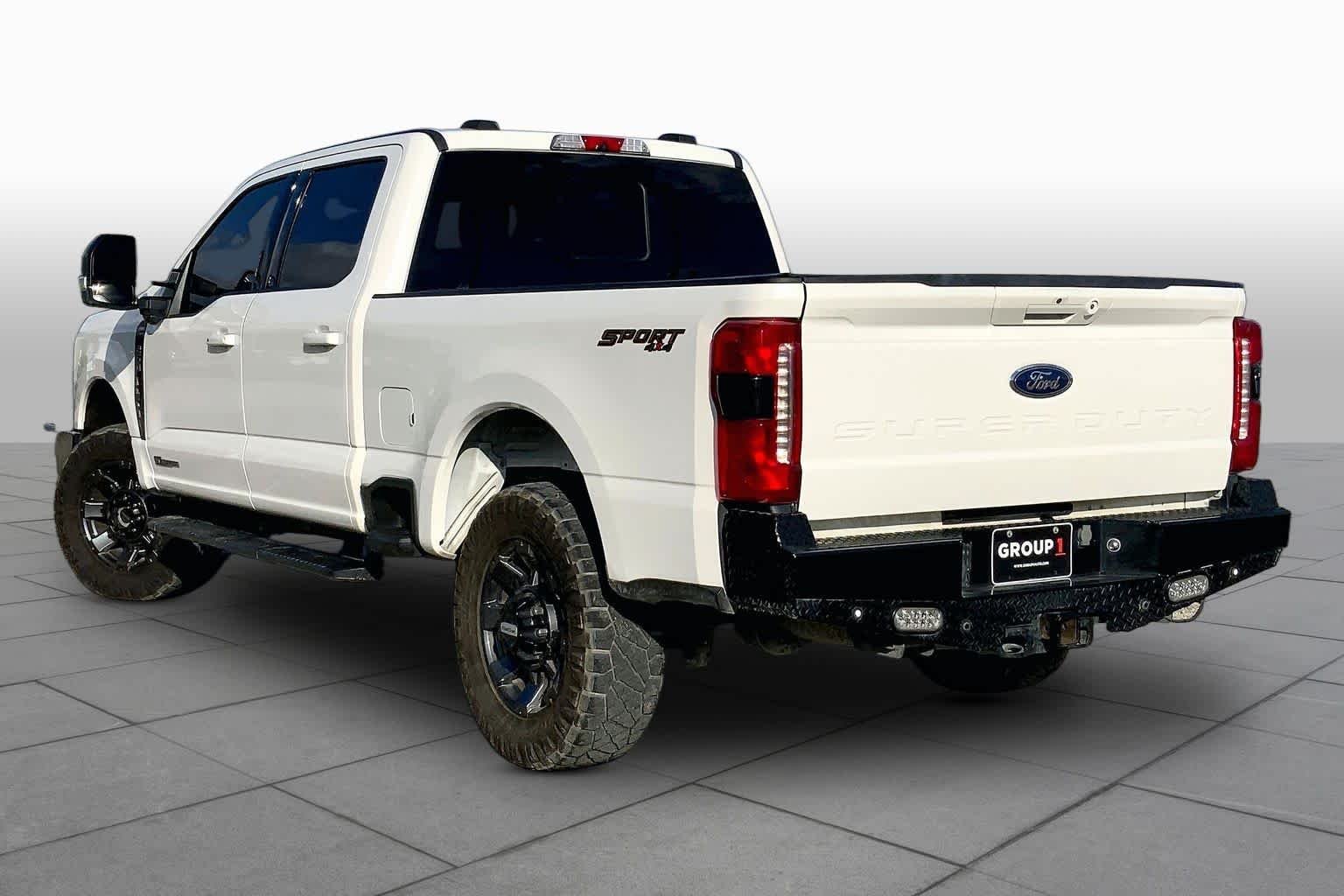 Used 2024 Star White Metallic Tri-Coat Ford F-250 Pickup LARIAT image 12