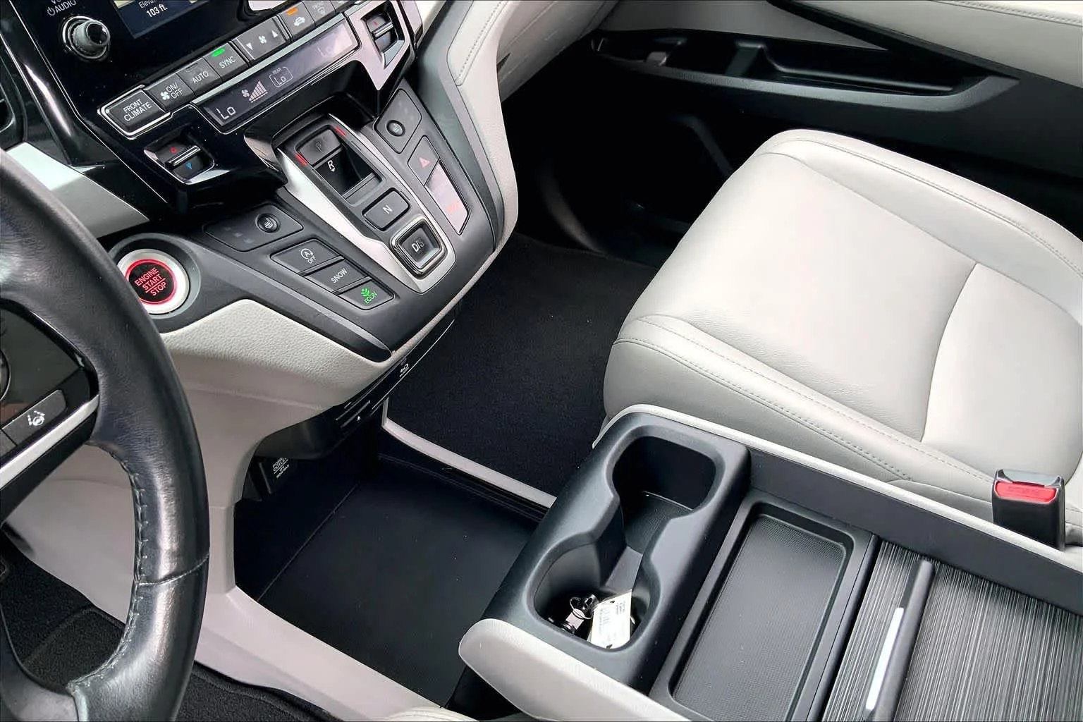 Certified Used 2018 Modern Steel Metallic Honda Touring image 17