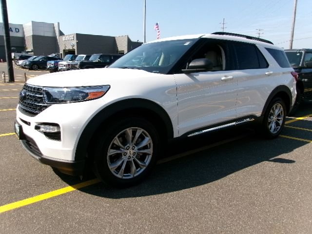 2023 Ford Explorer XLT 4WD's photo