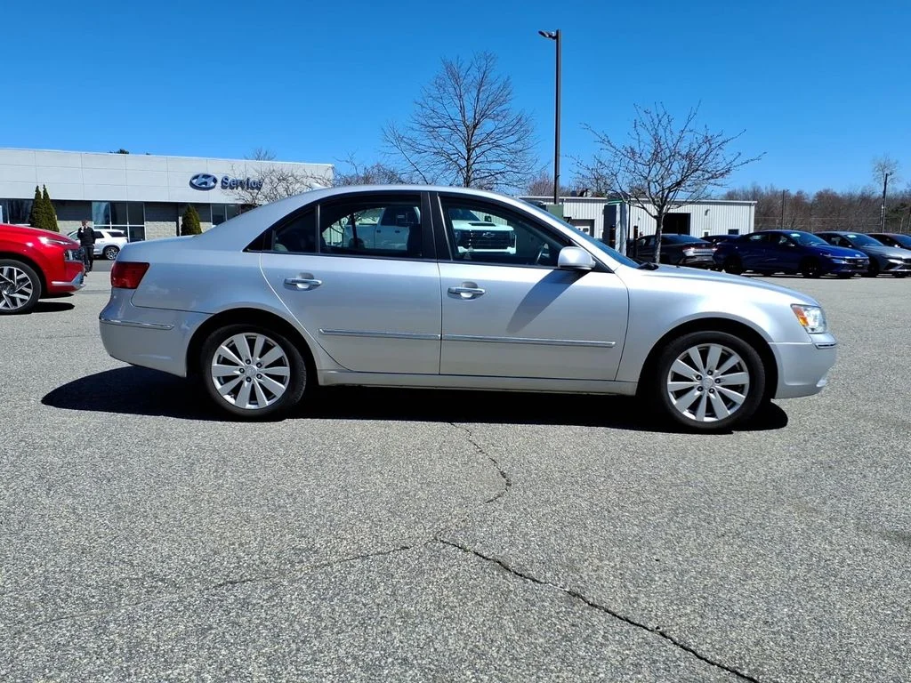 Used 2009 Hyundai Sonata LIMITED with VIN 5NPEU46C39H521989 for sale in Torrington, CT
