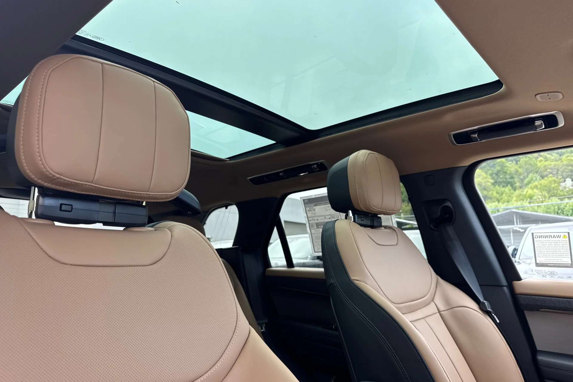 New 2026 Borasco Grey Land Rover Dynamic SE image 19