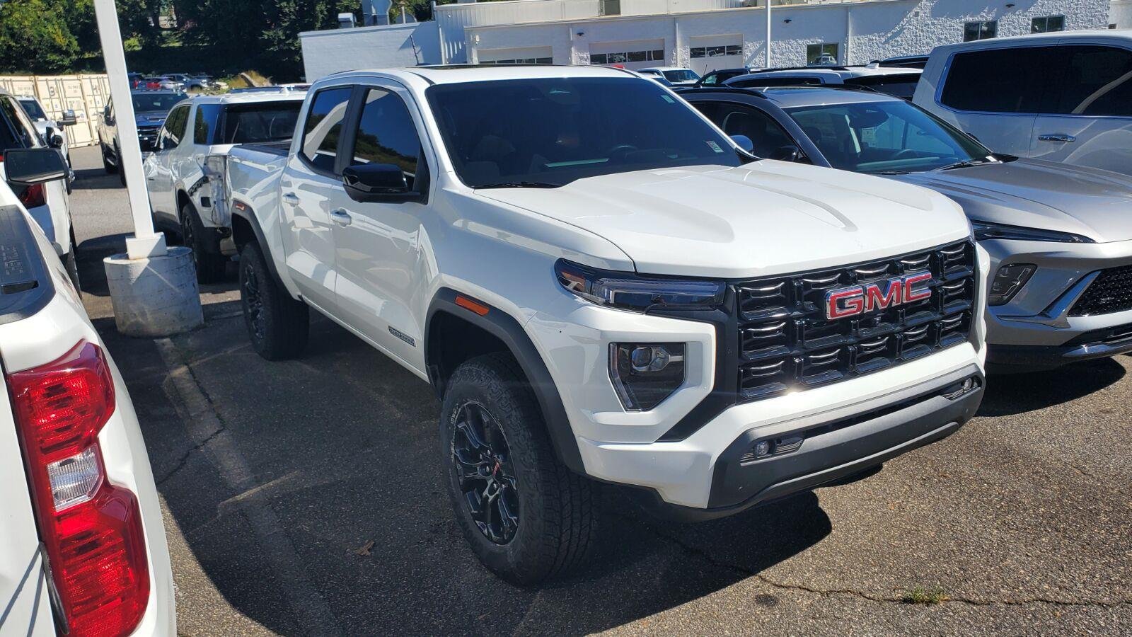 Used 2025 Summit White GMC Elevation image 2