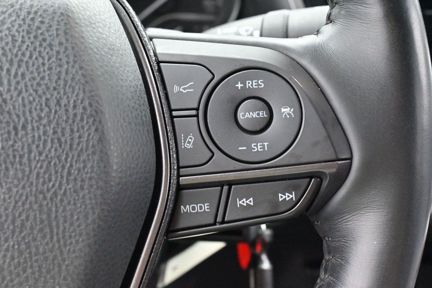 Used 2021 Midnight Black Metallic Toyota SE image 17