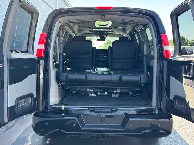 Used 2021 ONYX BLACK GMC CARGO image 13