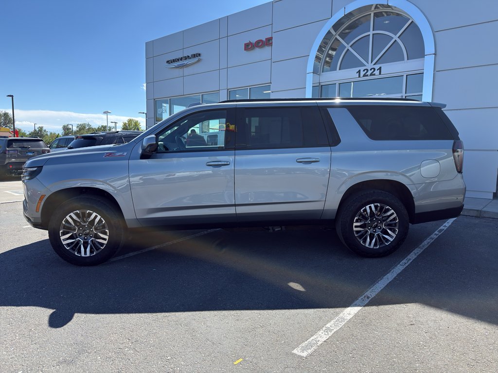 Used 2025 Gray Chevrolet Z71 image 2