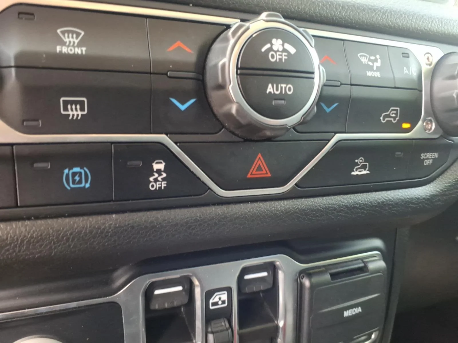 Used 2024 Black Clearcoat Jeep Sport S image 10