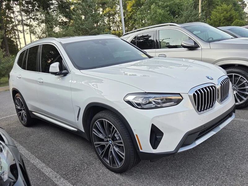 Used 2023 Alpine White BMW XDRIVE30I image 3