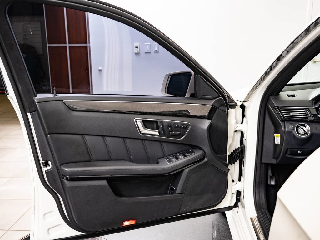 Used 2012 White Mercedes-Benz E 350 Luxury image 26