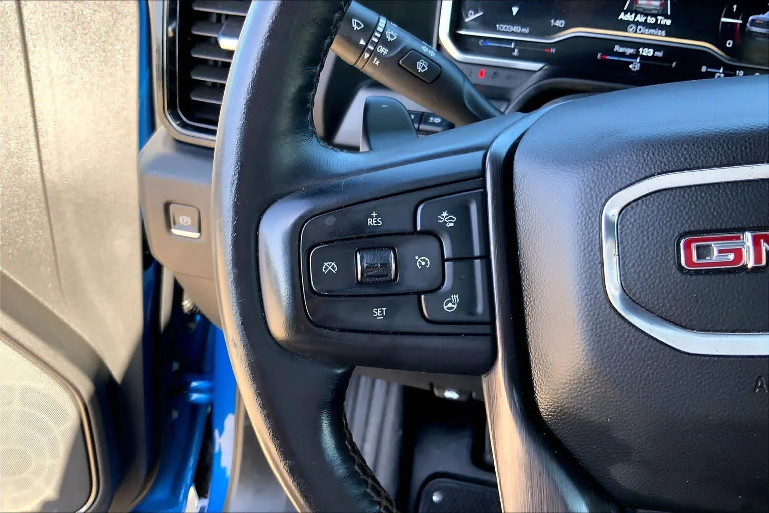 Used 2022 Dynamic Blue Metallic GMC AT4 image 22