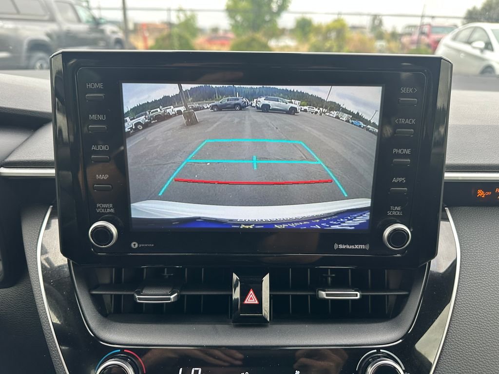 Used 2022 Pearl Toyota SE image 16