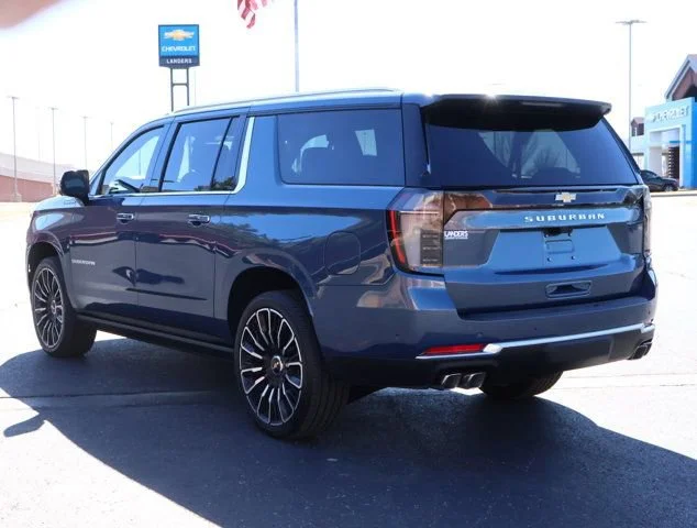 2026 Chevrolet Suburban High Country - Photo 7