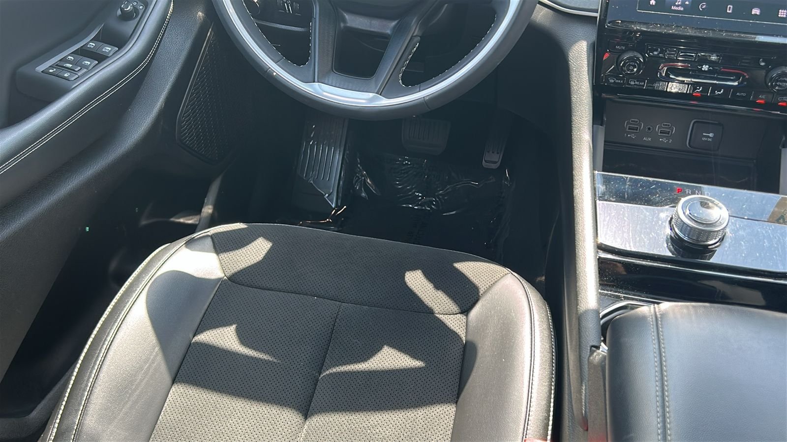Certified Used 2023 White Jeep Altitude X image 14