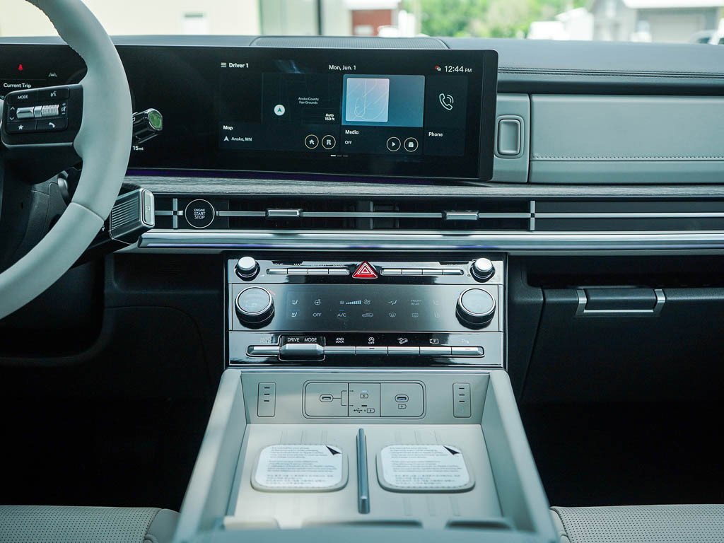 New 2026 Phantom Black Hyundai Limited 7P AWD image 18