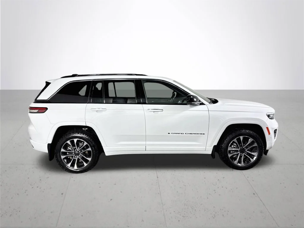 Used 2023 White Jeep Overland 4xe image 5