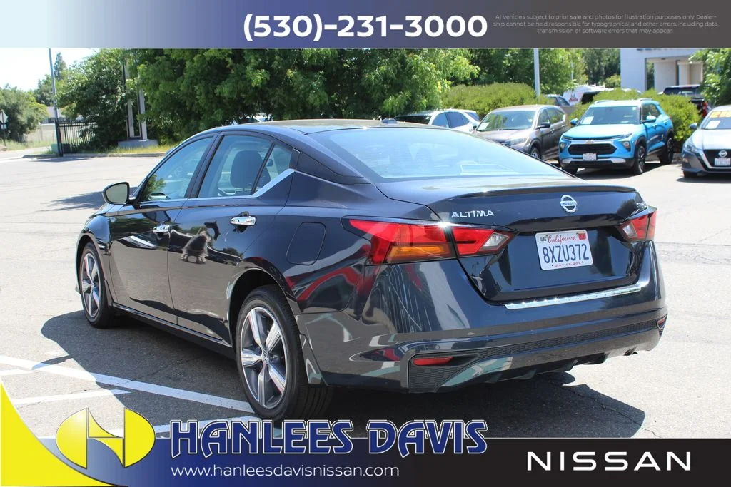 Used 2021 Blue Nissan 2.5 SV image 9