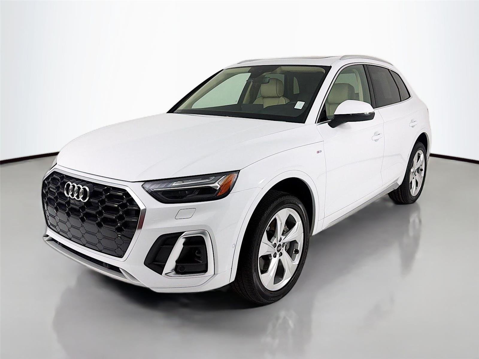 Used 2022  AUDI  image 1