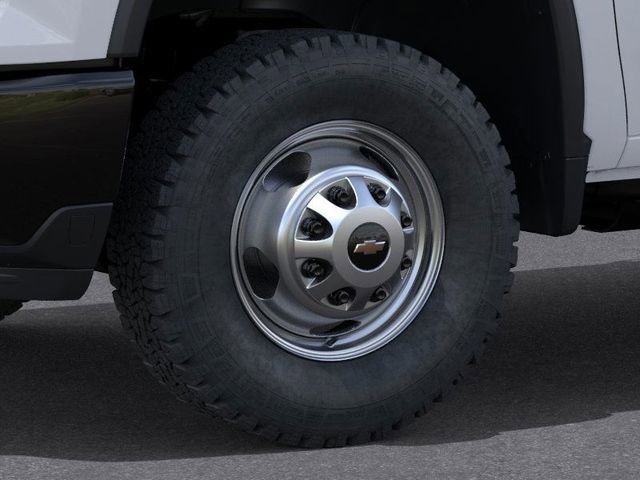 New 2026 Summit White Chevrolet Work Truck image 9