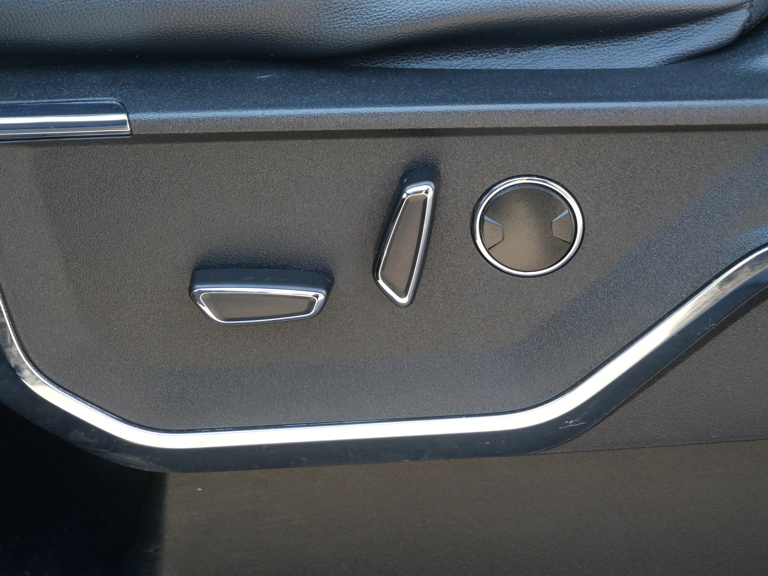 Certified Used 2023 Agate Black Metallic Ford LARIAT image 11