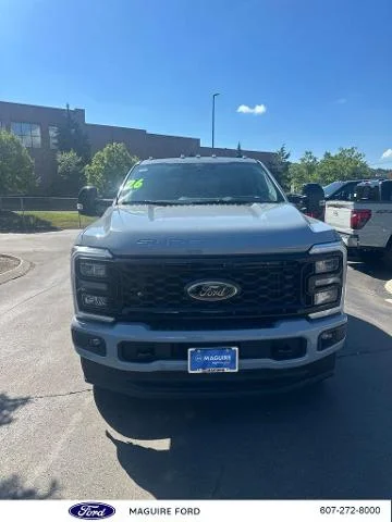 New 2026 Glacier Gray Metallic Tri-Coat Ford F-350® Lariat® image 18