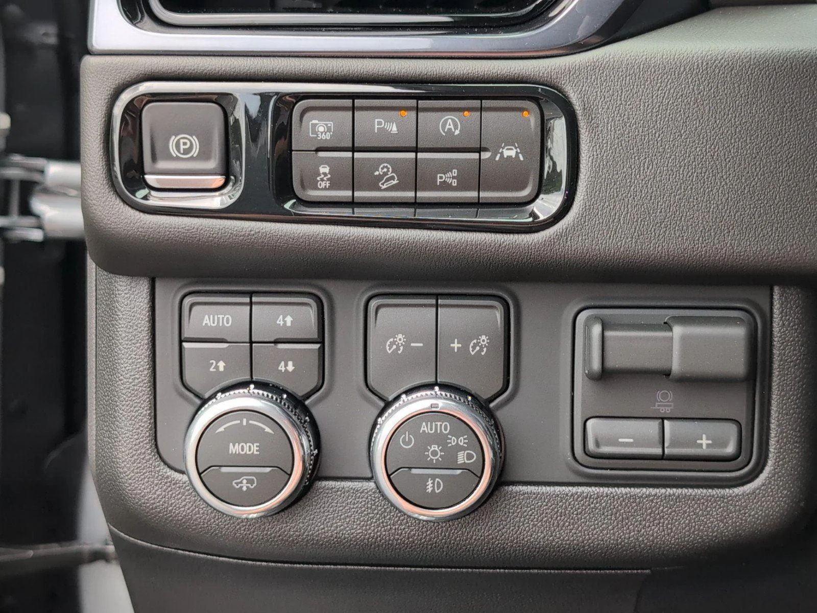 New 2026 Sterling Metallic GMC AT4 image 32