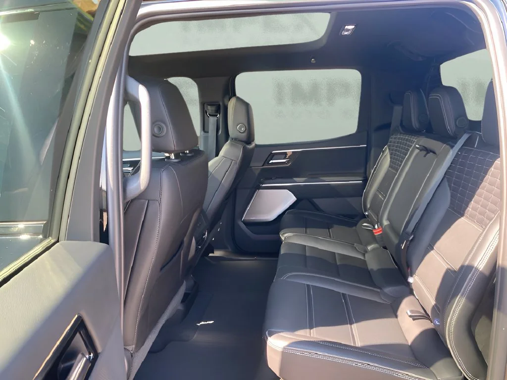 Used 2025 Onyx Black GMC Max Range Denali image 23