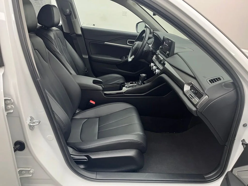 Used 2023 White Acura Base image 33