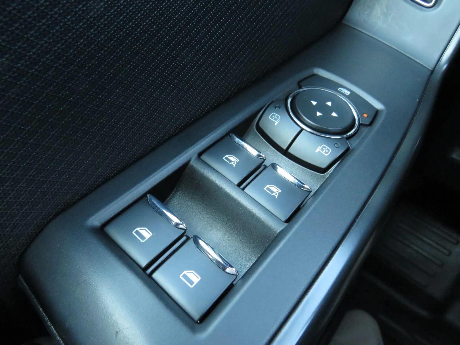Used 2023  Ford XL image 33