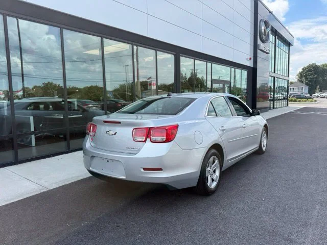 Used 2014 Silver Chevrolet LS image 3