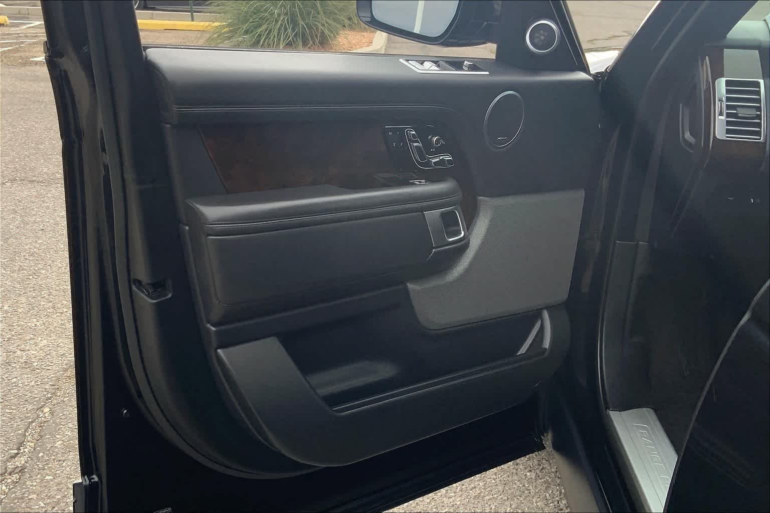 Used 2021 Santorini Black Metallic Land Rover Westminster image 21