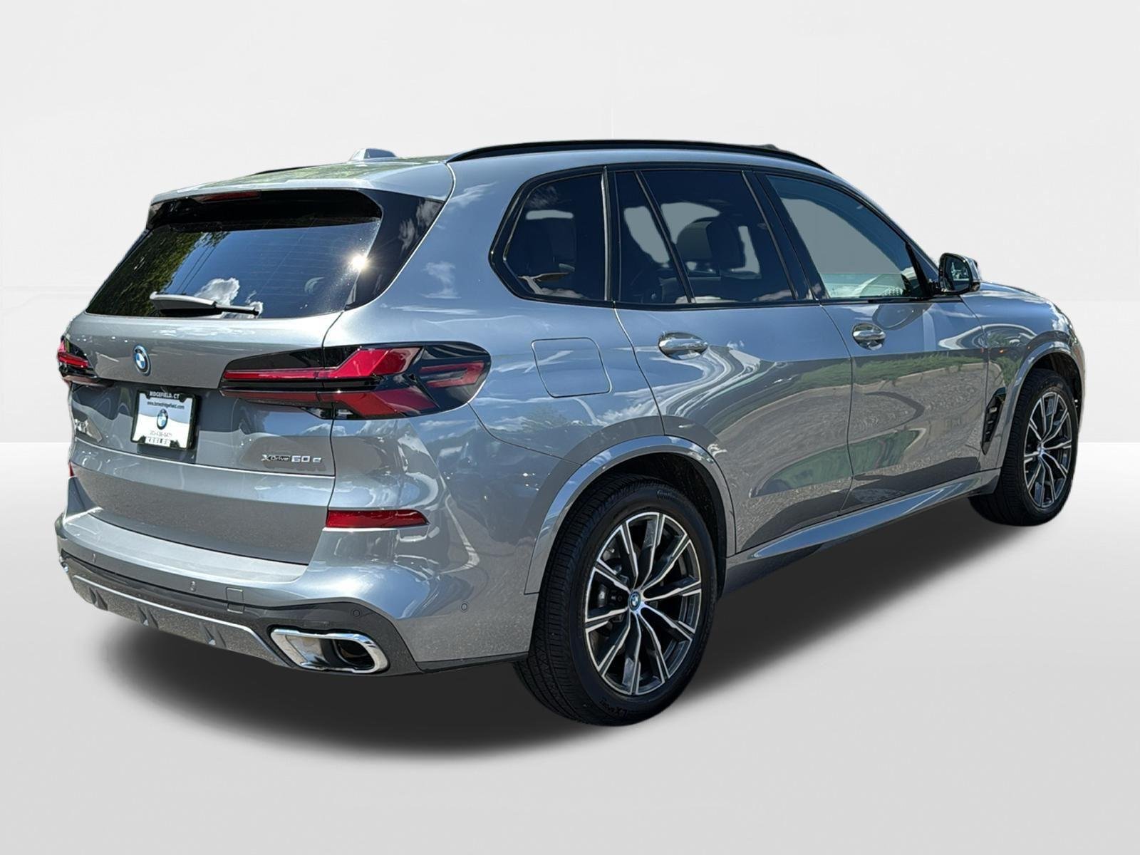 Used 2024 Skyscraper Grey Metallic BMW xDrive50e image 4