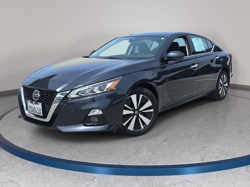 Used 2020 Blue Nissan 2.5 SL image 1