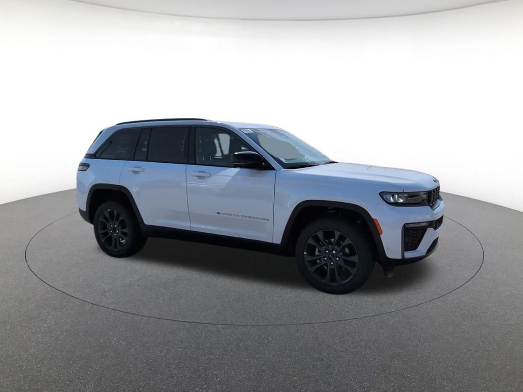 New 2026 White Jeep  image 4
