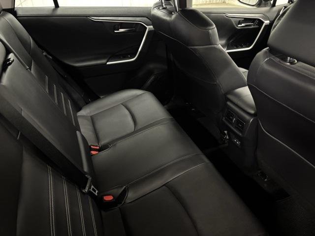 Certified Used 2025 WIND CHILL PEARL Toyota  image 19