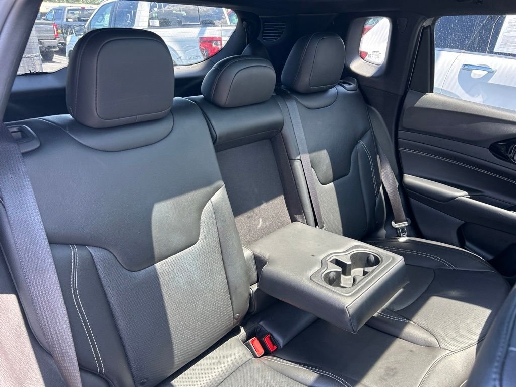 Used 2022 Silver Jeep Limited image 48